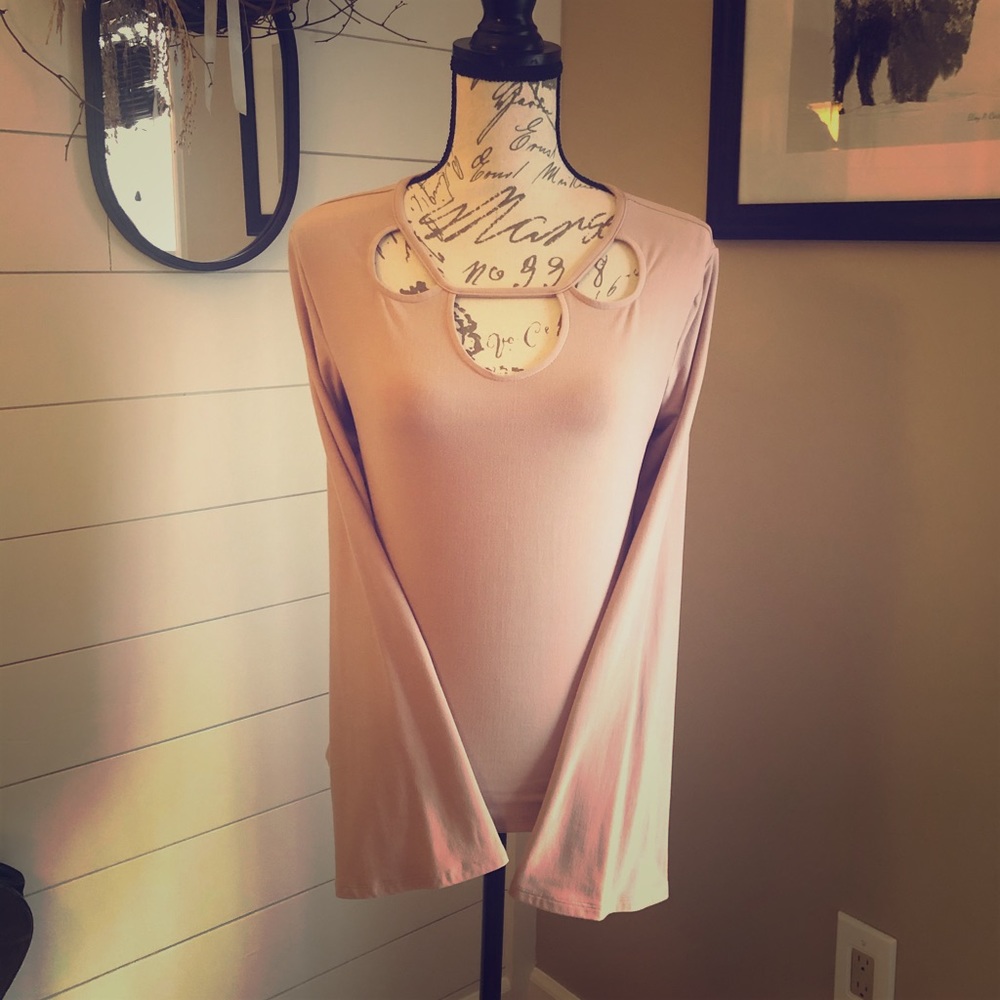 MUDD keyhole top in mauve Sz L